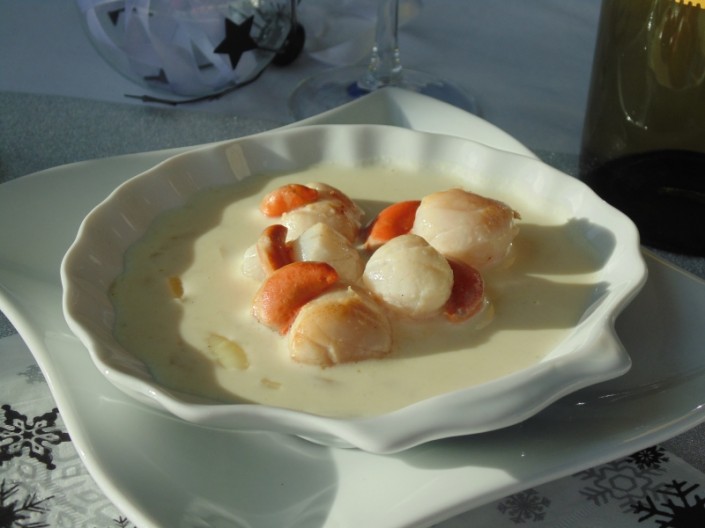 Noix de Saint-Jacques à la crème à l'orange et collioure - recette festive