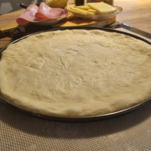 Faire une pizza raclette