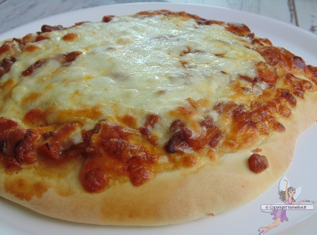 Pâte à pizza épaisse et moelleuse : Recette de Pâte à pizza épaisse et  moelleuse