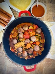 Couscous poulet, merguez, boulettes de boeuf