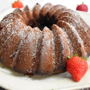 bundt cake chocolat et fraises mara des bois