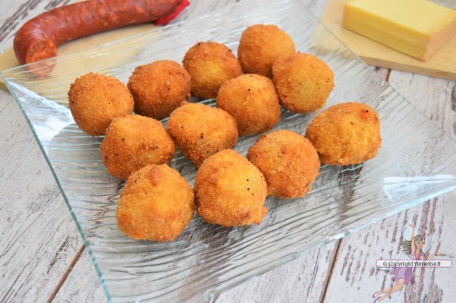 croquetas au chorizo et fromage cuites en friture