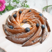 bundt cheesecake avec des myrtilles