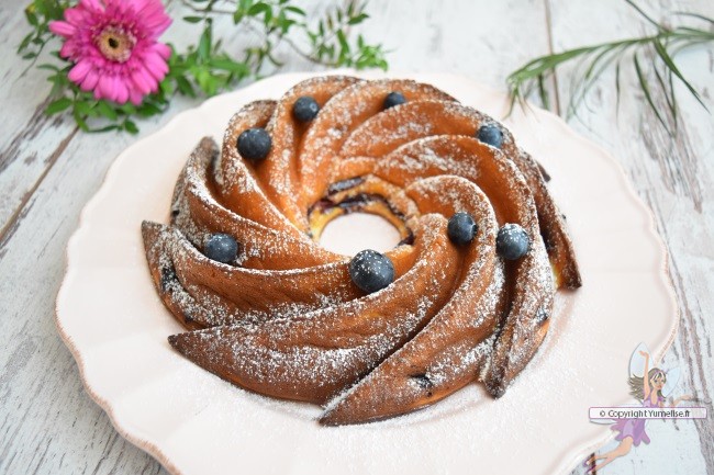 bundt cheesecake avec des myrtilles