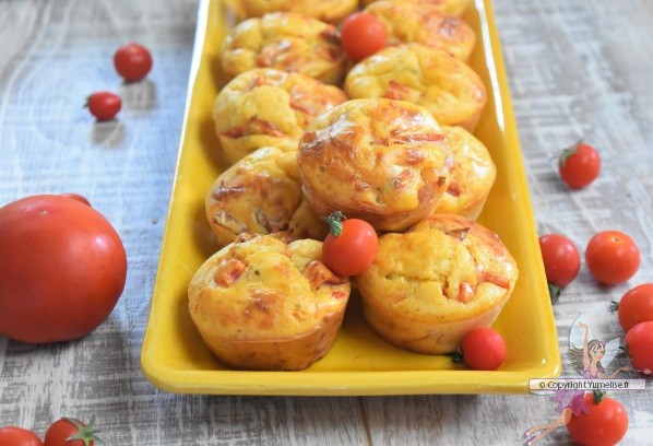 muffins à la tomate et aux lardons cuits