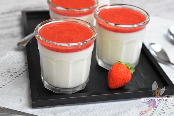 panna cotta et coulis de fraises