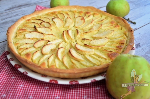 tarte aux pommes, chocolat et amande cuite