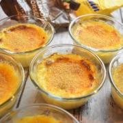 crème brûlée aux morceaux de Pralinoise