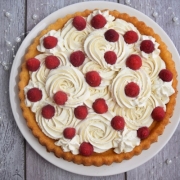 tarte avec chantilly au mascarpone et framboises