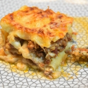 part de lasagnes à la bolognaise