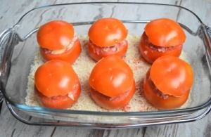 tomates farcies à la raclette avant cuisson