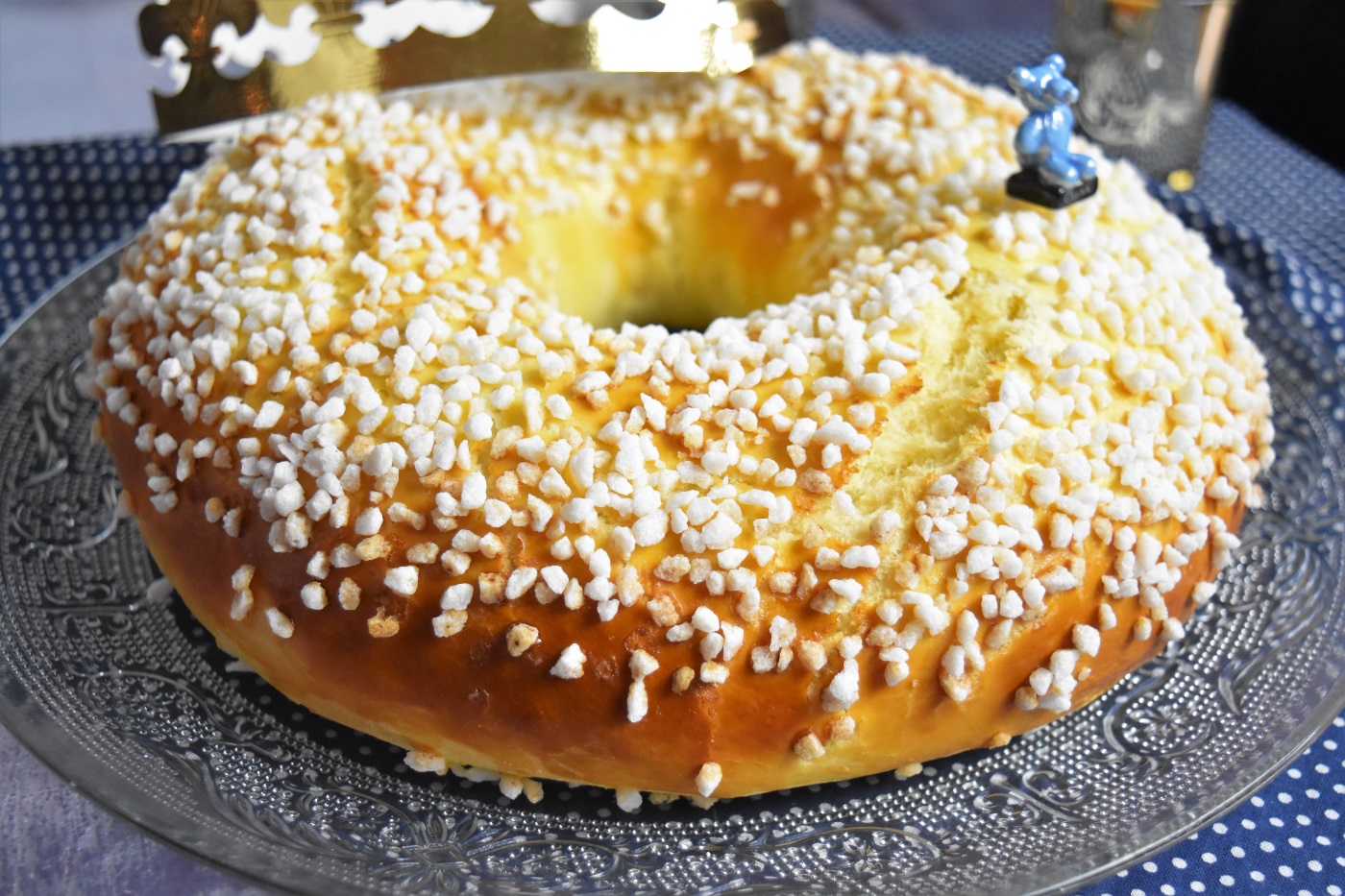 Brioche des rois au rhum et sucre en grains