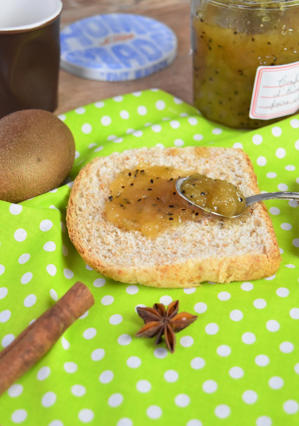 confiture d'hiver sur tartine