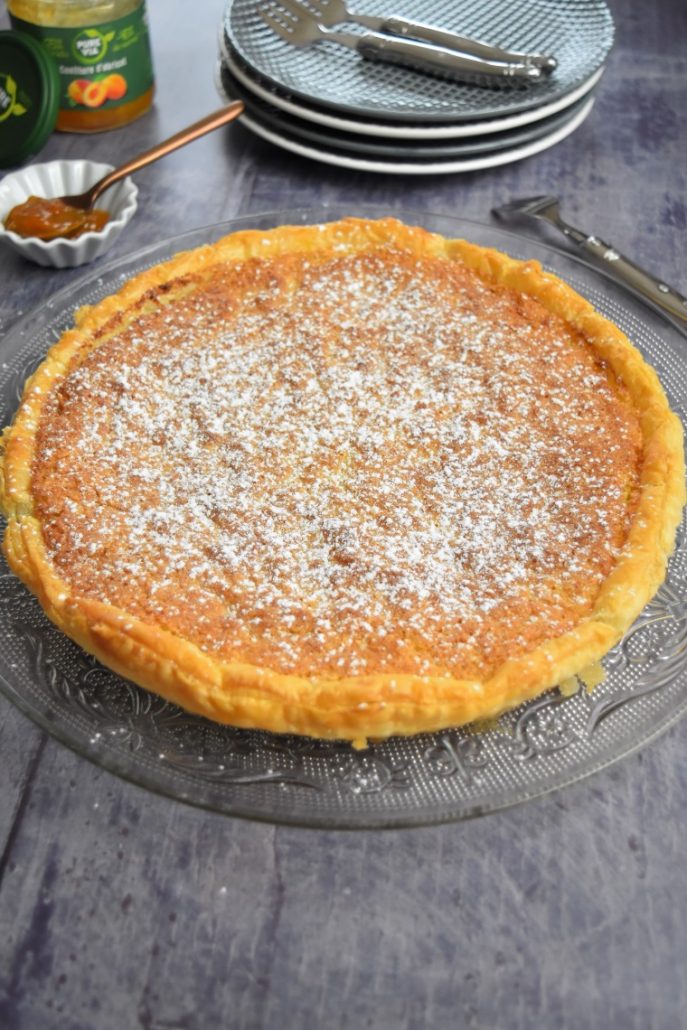 Tarte à la crème d'amande et confiture d'abricot