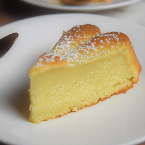 Gâteau moelleux au lait d'amande