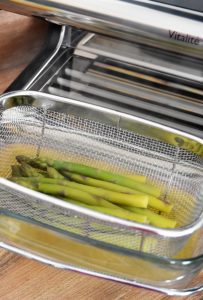 asperges vertes cuites à l'omnicuiseur