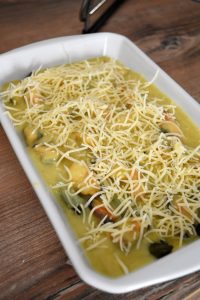 gratin d'asperges vertes aux moules et curry avant cuisson