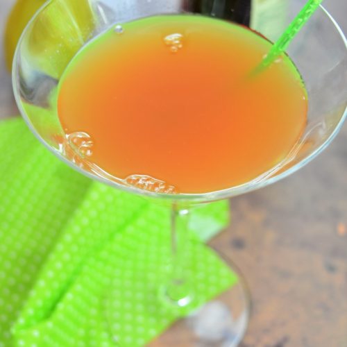 cocktail au rhum, fruits de la passion ananas