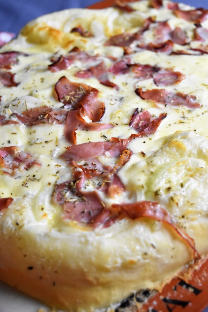 pizza blanche au fromage et jambon