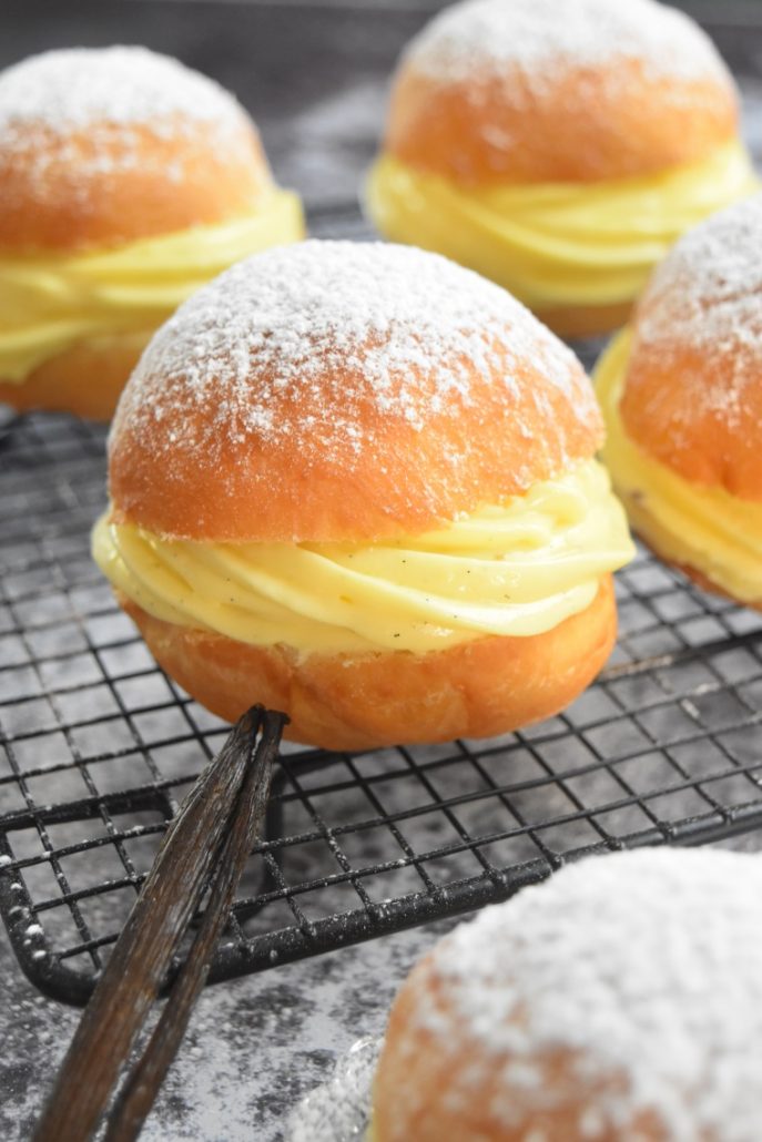 Beignets à la crème vanille et rhum