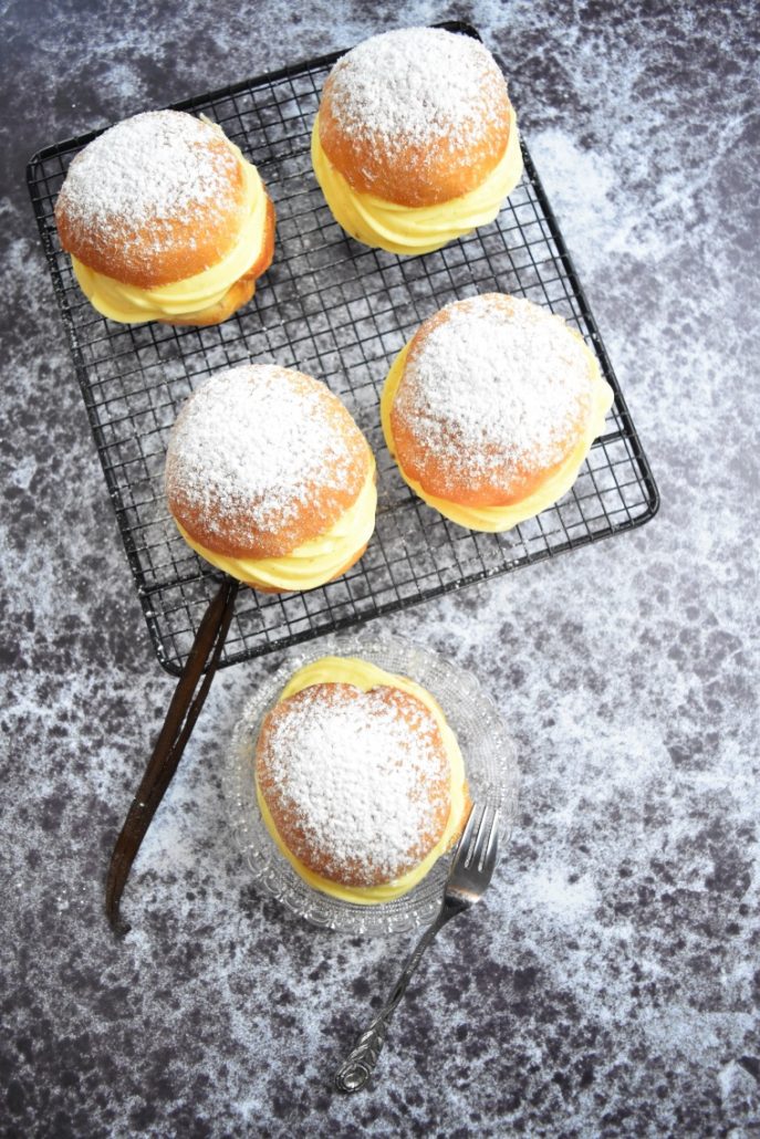 Beinets moelleux fourrés à la crème