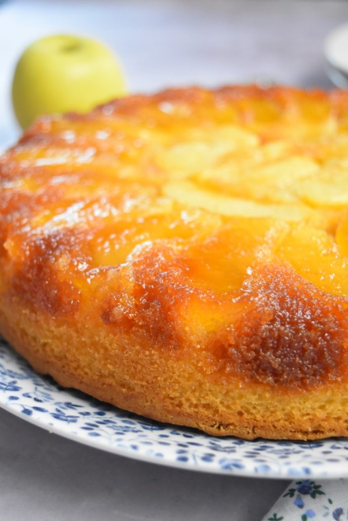 Gâteau renversé aux pommes caramélisées