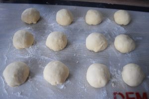 Boukles de pâte pour beignets aux pommes