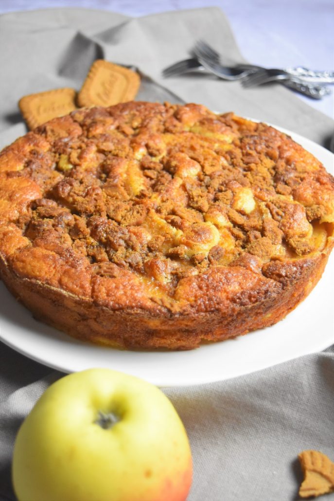 Gâteau moelleux aux pommes et spéculoos