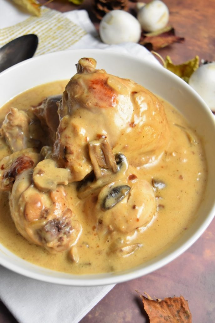 Blancs de poulet a la crème et aux champignons : Recette de Blancs de poulet  a la crème et aux champignons