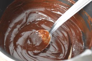 Chocolat et beurre de cacahuètes au bain-marie