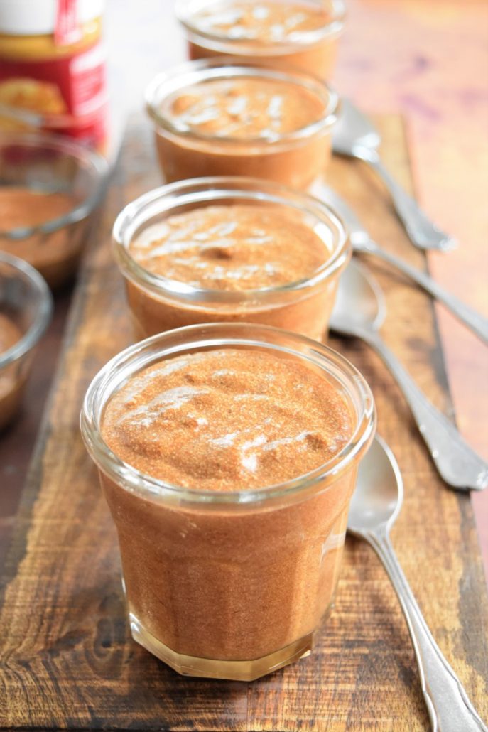 Mousse au chocolat noir et beurre de cacahuètes