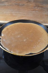 Cuisson des crêpes au chocolat