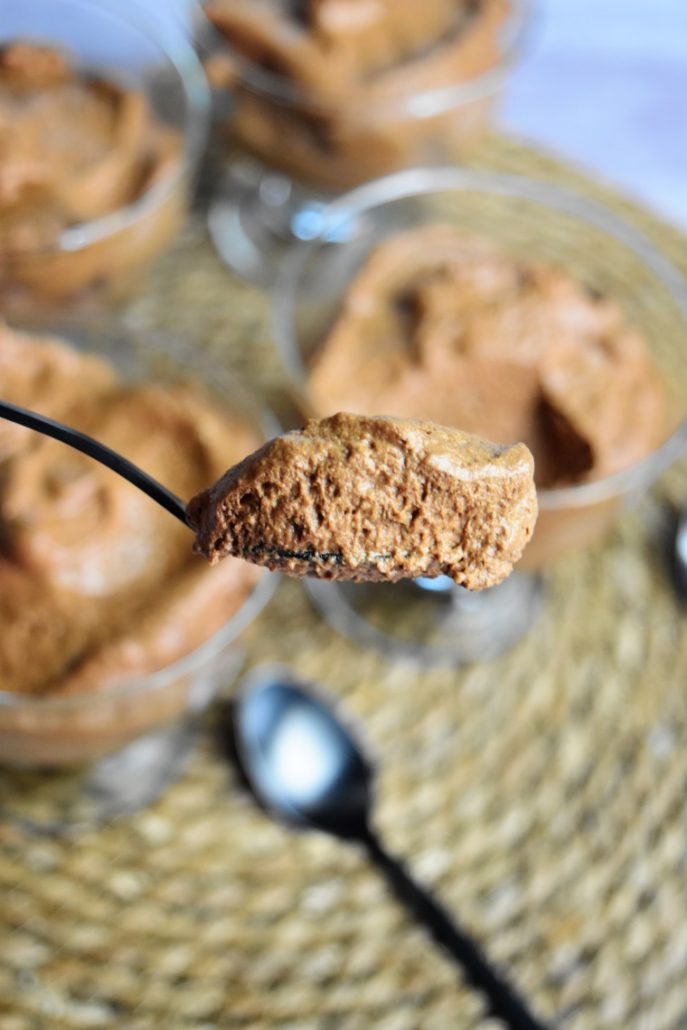 Mousse au chocolat légère aux blancs en neige 