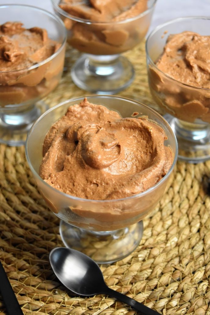 Mousses au chocolat aux blancs d'oeufs