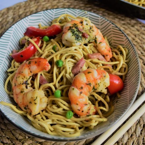 Nouilles chinoises aux crevettes et légumes