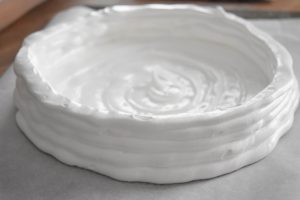 Meringue pour pavlova à la poche à douille