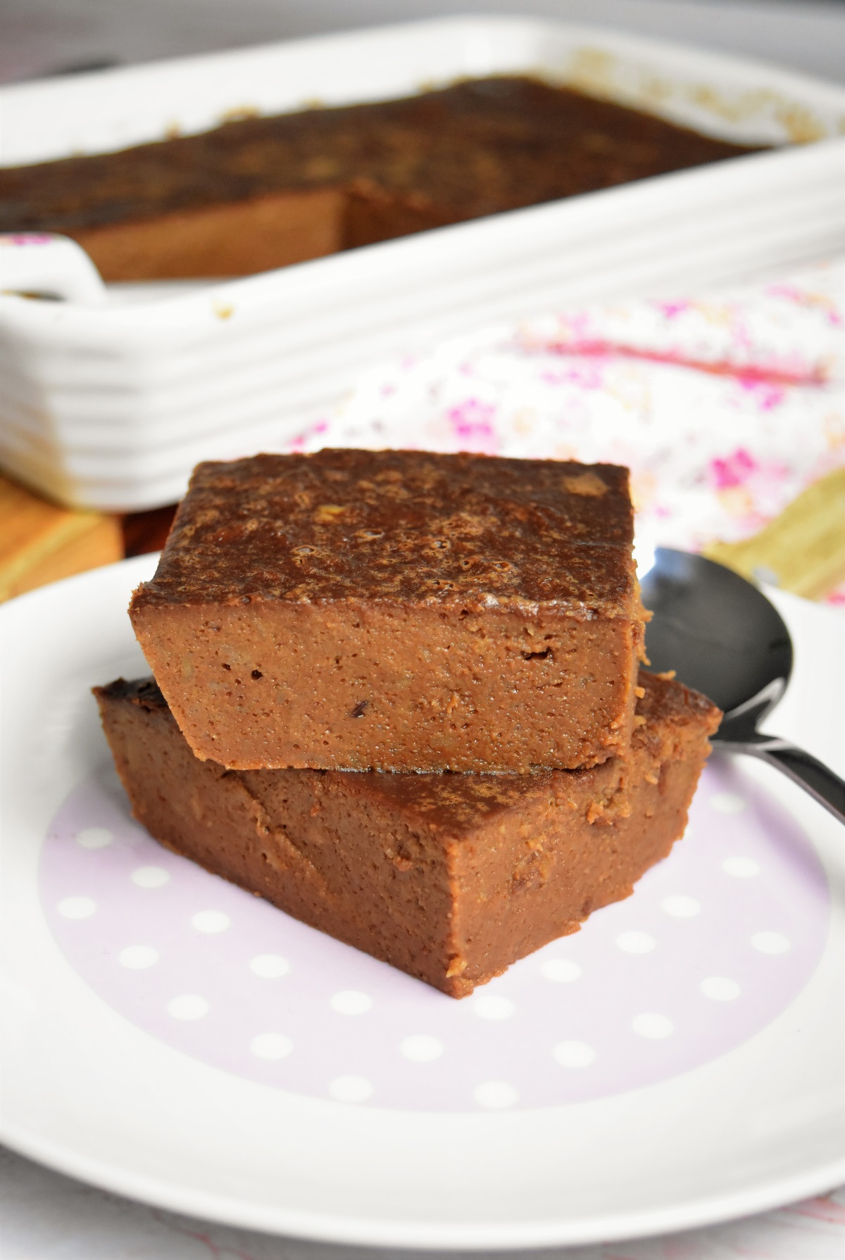 Pudding au chocolat avec pain rassi et jaunes d'oeufs