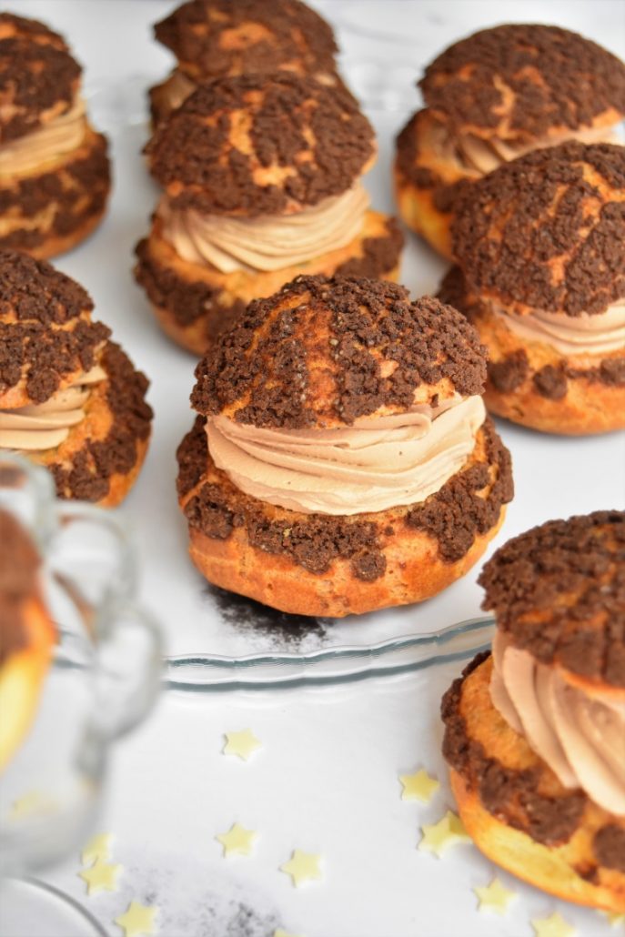 Choux craquelin et ganache montée au chocolat au lait