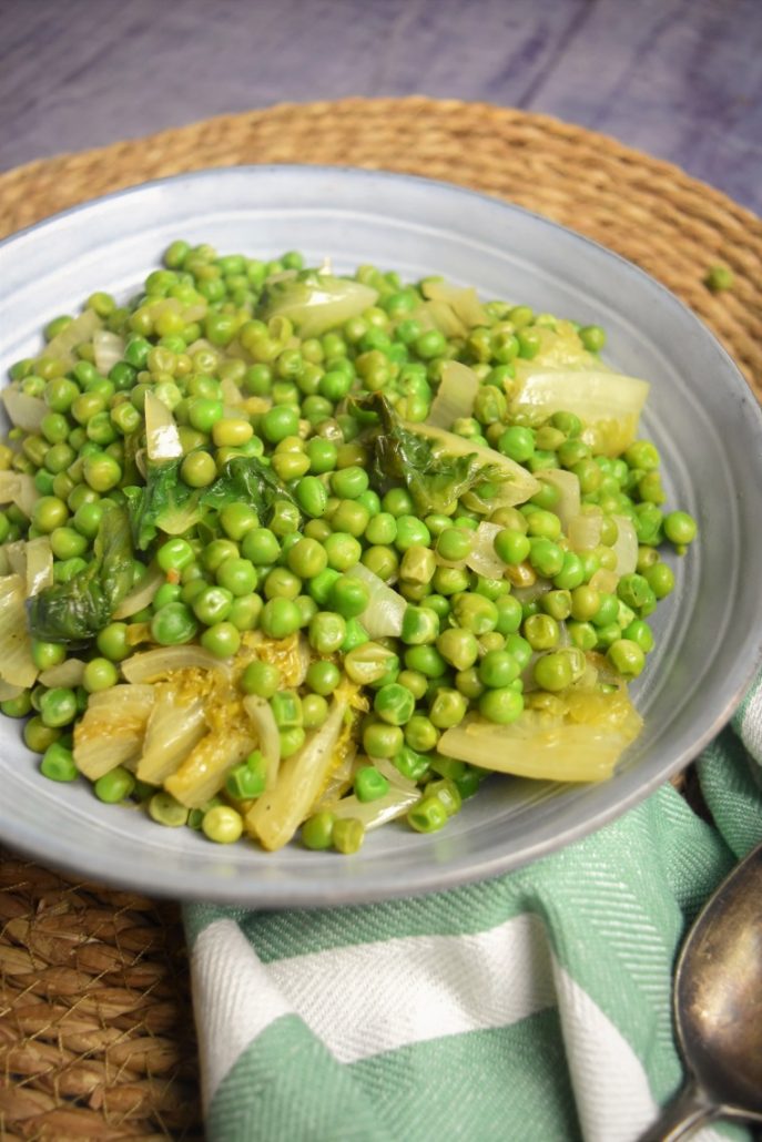 Petits pois aux oignons et sucrine