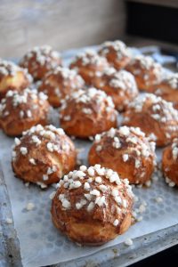 Choux au sucre perlé cuits