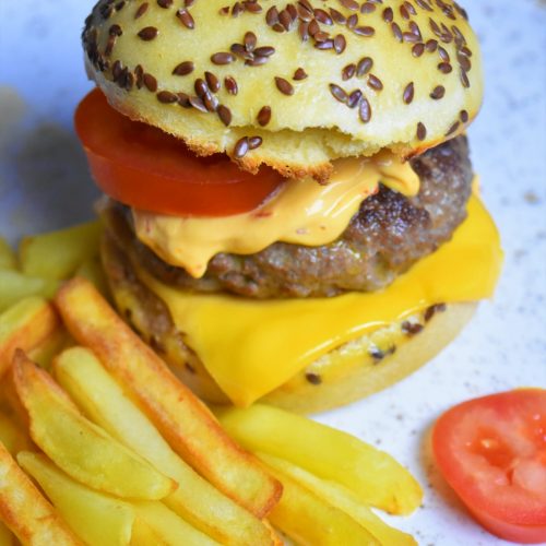 Burger au levain avec steak haché maison