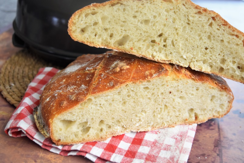 Pain au levain cuit en cocotte ou sous cloche