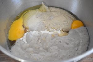 Préparation de la brioche au levain et banane