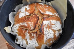 Pain au levain cuit en cocotte