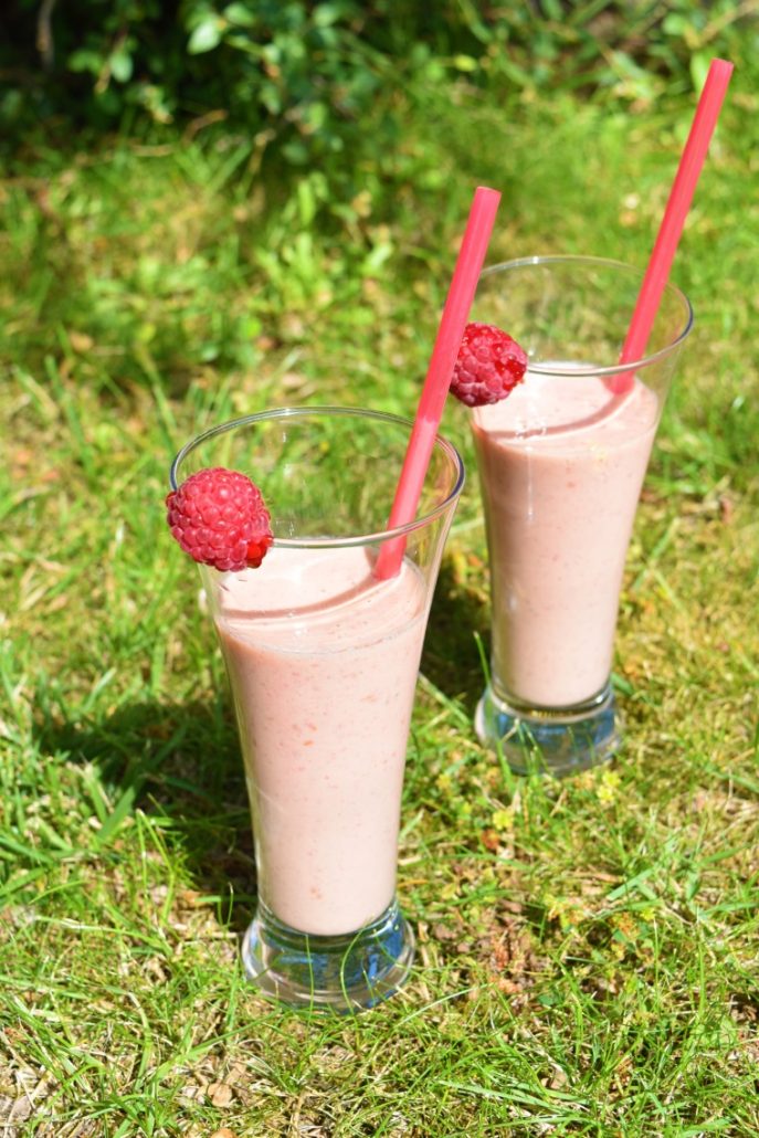 Milk shake à la banane et framboises