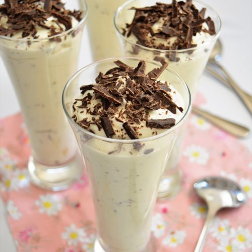 Mousse-stracciatella au chocolat blanc