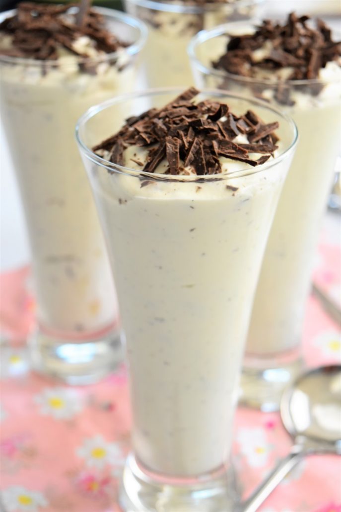 Mousse stracciatella au chocolat blanc