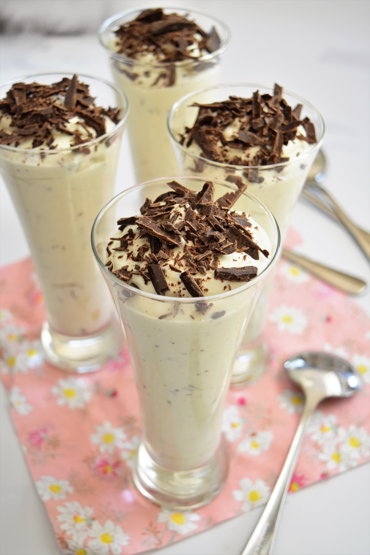 Mousse stracciatella – la mousse au chocolat blanc