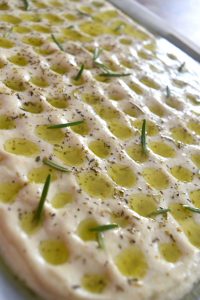 Focaccia au levain avec romarin