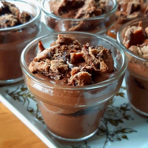 Mousse au chocolat et cookies